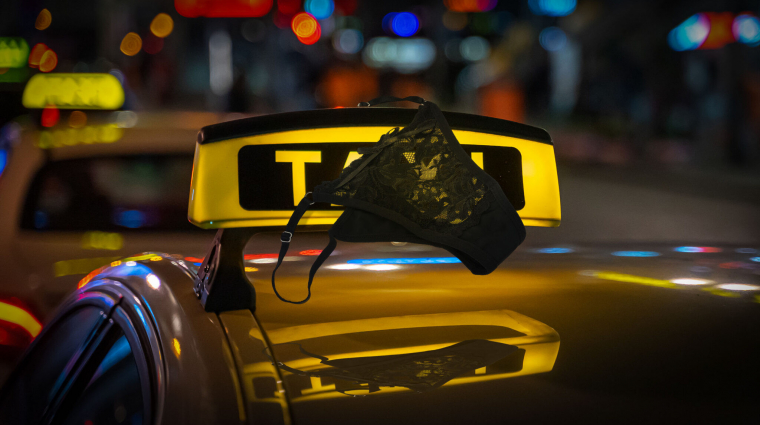 Áttetsző ülésekkel és AI-jal akadályoznák meg a szexet a robotaxikban kép