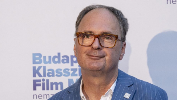 Magyar filmesek vonták kérdőre Káel Csabát Barcelonában, a moderátor közbelépett kép