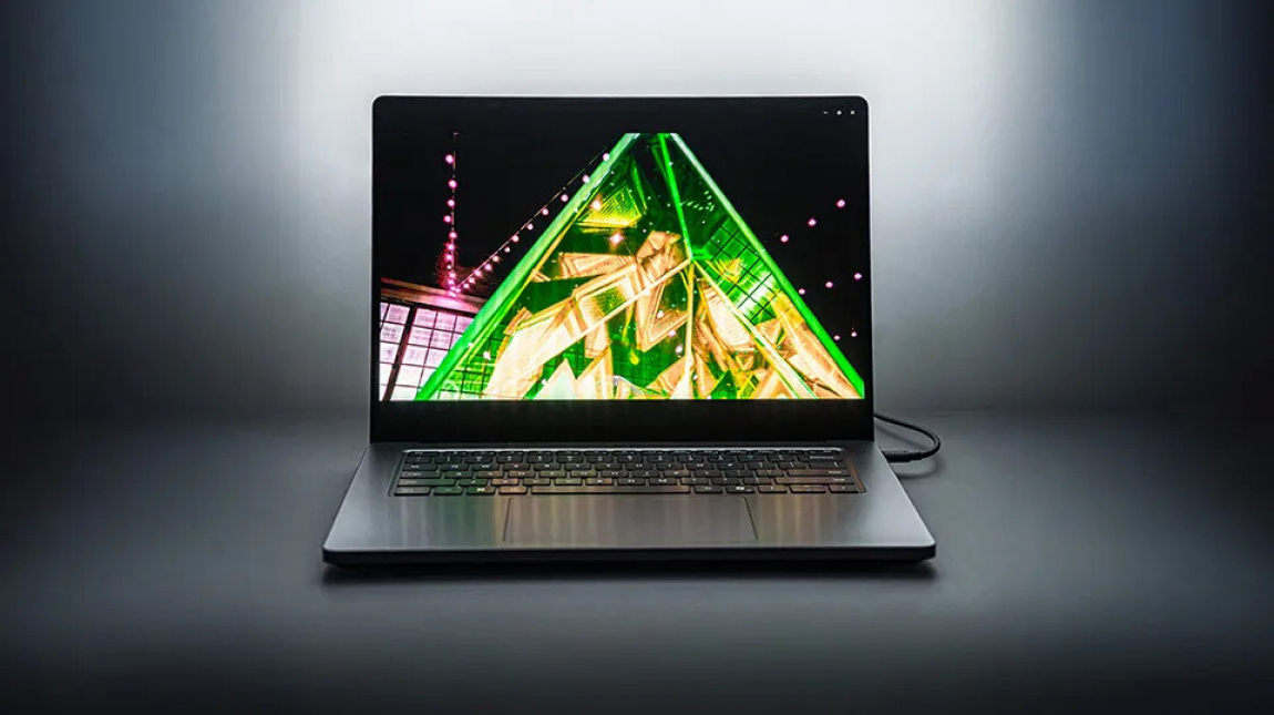 6000 dolláros PC-t, brutális Surface laptopot és okosabb Windowst villantott a Microsoft kép
