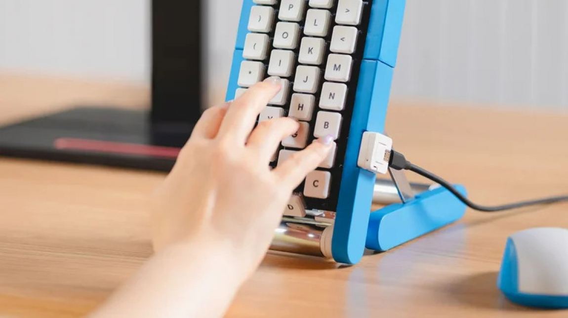 A Google olyan billentyűzetet épített, amelyen futószalagon érkeznek a gombok kép