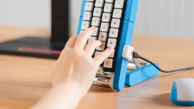 A Google olyan billentyűzetet épített, amelyen futószalagon érkeznek a gombok kép