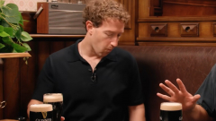 A nap videóján Mark Zuckerberg megpróbál úgy csinálni, mintha nem utálná a Guinesst kép