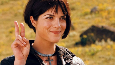 Letartóztatták Selma Blairt, a Hellboy-filmek sztárját, miután állítólag megharapott egy stewardesst és ki akarta nyitni a repülő ajtaját kép