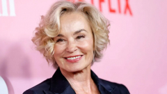 Jessica Lange szerint az Amerikai Horror Story gyártója olyan fillérb*szó volt, hogy nem fizettek a kocsikért a forgatáson kép
