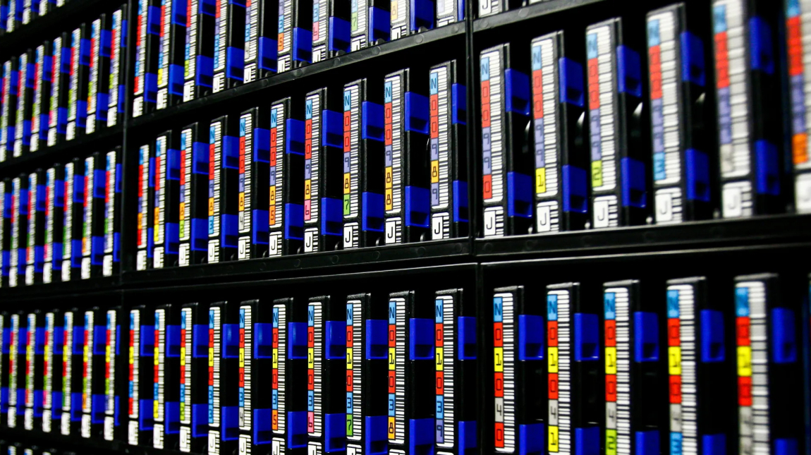 A fél internet elférne rajta, de otthon nem sokra mennél a 365 TB-os adattárolóval kép