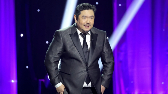 46 éves korában elhunyt Eric Bauza, Tapsi Hapsi és Dodó kacsa legendás szinkronhangja kép