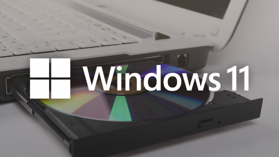 Egy csodálatos fejlesztő addig zsugorította a Windows 11-et, amíg rá nem fért egy CD-re kép