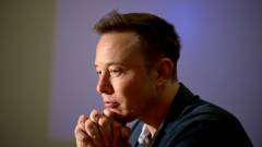 Elon Musk tényleg megcsinálta a Vasember futurisztikus interfészét kép