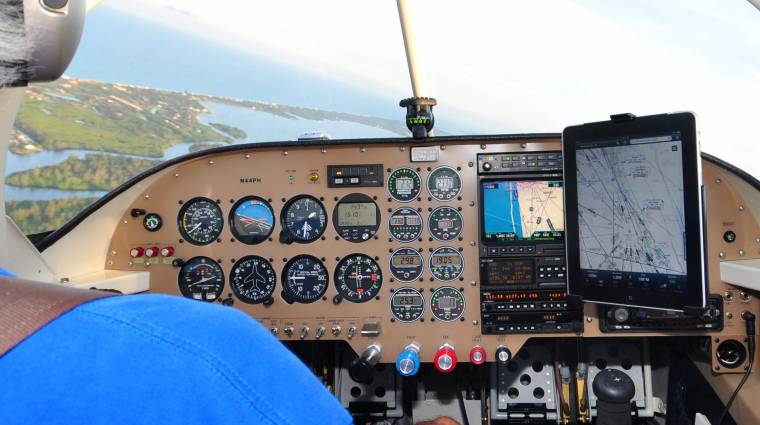 A pilóták nem akarnak Surface 2-vel repülni kép