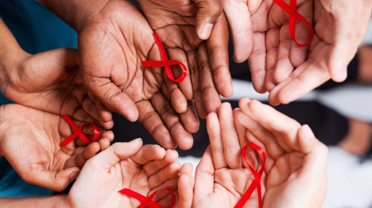 Továbbra is tünetmentes a HIV-ből kigyógyult kisgyerek kép