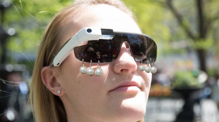 Jön a szemüvegeseknek való Google Glass kép