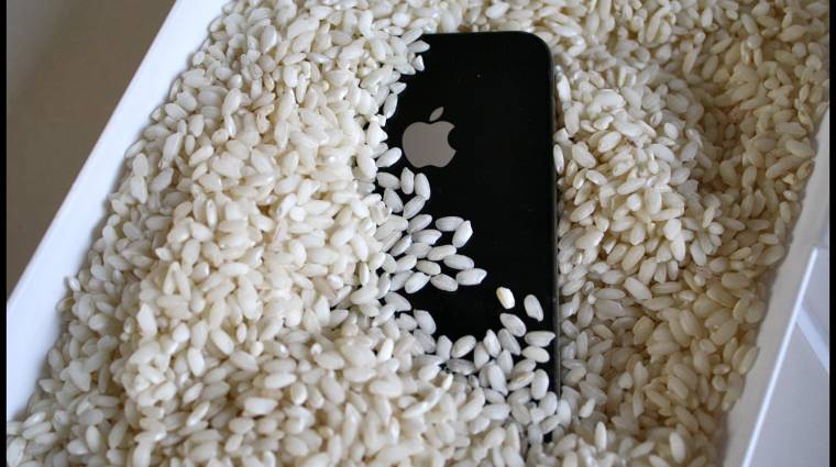 Hogyan élesszük újra a vízbe fulladt iPhone-unkat? kép