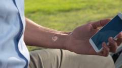 Oldja fel digitális tetoválással mobilját kép