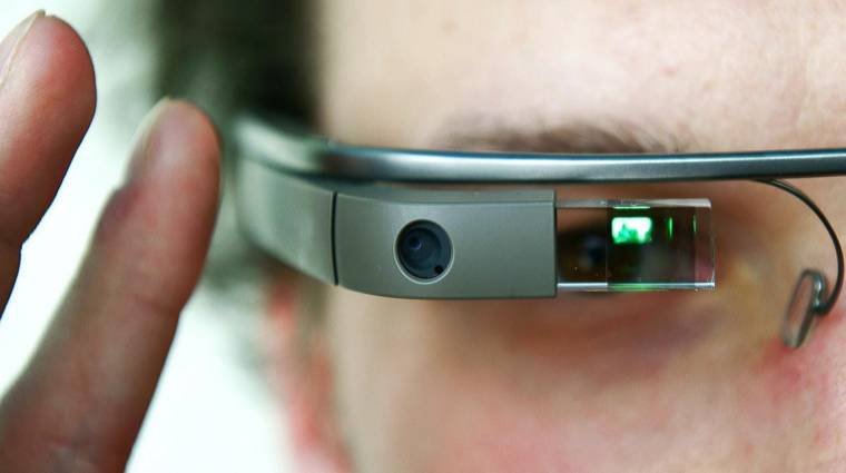 Gondolatvezérléssel fényképez a Google Glass kép