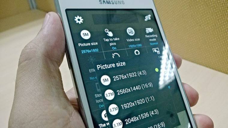 Középkategóriás szelfifont fejleszt a Samsung kép
