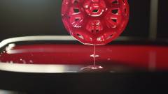 Terminátorstílusú 3D-s nyomtatás, folyadékból kép