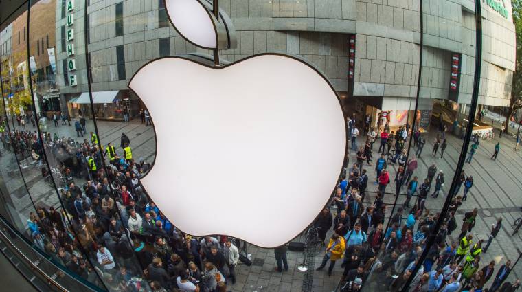 Az Apple-rekord után visszaesésre figyelmeztet Tim Cook kép