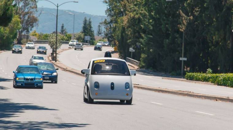 10 balesetet okoztak volna tavaly a Google robotautói kép