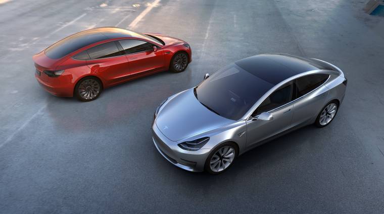 Látatlanban is elkapkodták a Tesla új autóját kép