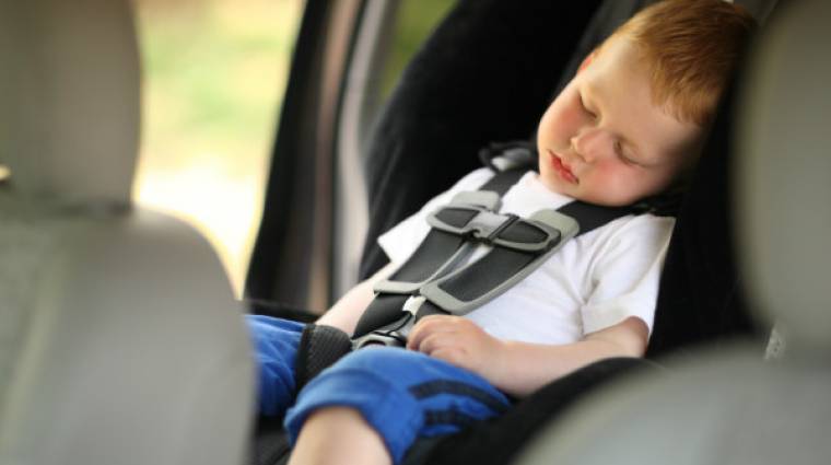 Waze: ne hagyd a gyereket az autóban kép