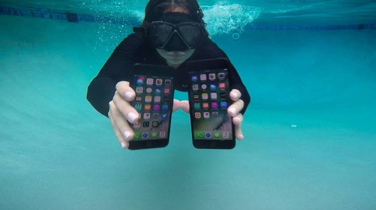 Jobban bírja a vizet az iPhone 7, mint a Galaxy S7 kép
