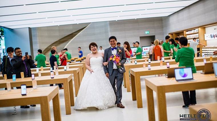 Egy Apple Store-ban tartották az esküvő utáni fotózást kép