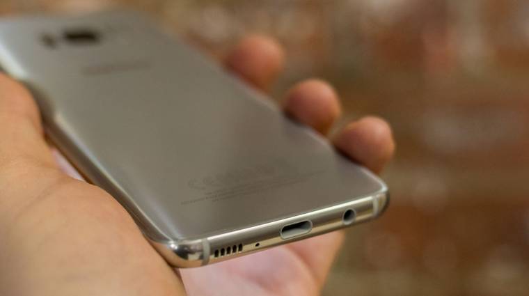 Újabb morzsák kerültek elő a Galaxy S9 hátlapjáról kép