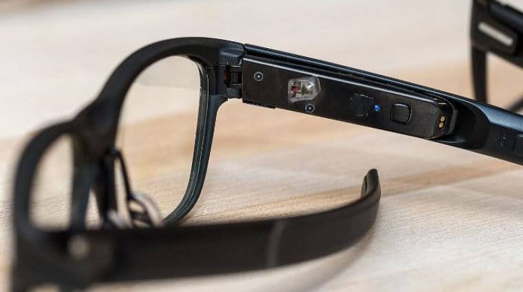 Lézerprojektoros okosszemüveggel hódítana az Intel kép