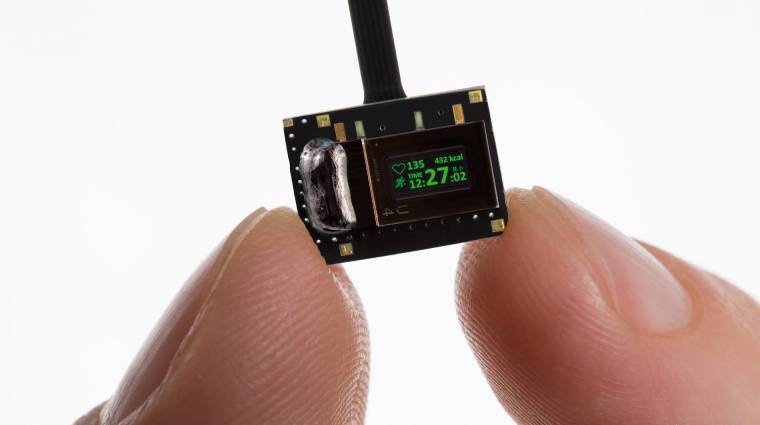Mikrokijelzőkbe fektet az Apple és az LG kép