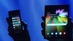 A Samsung megvillantotta az első összehajtható okostelefonját kép