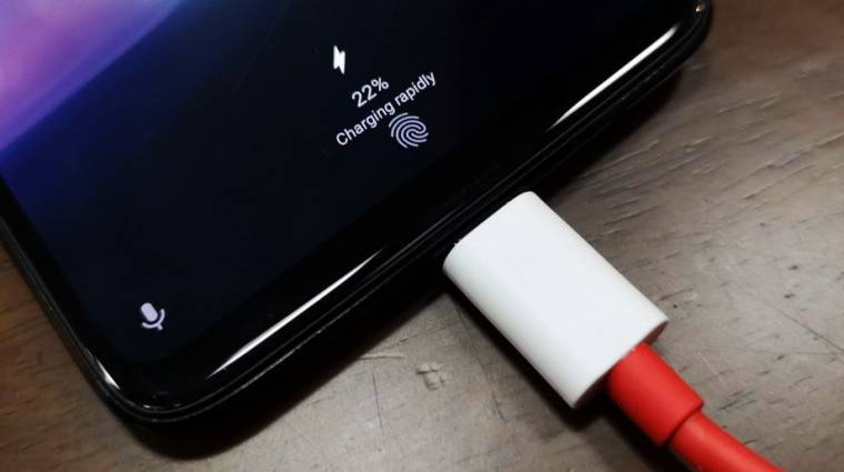 17 perc alatt végez egy 4000 mAh-s akkuval a Xiaomi 100 wattos gyorstöltője kép